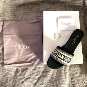 Black & white Dior slides
